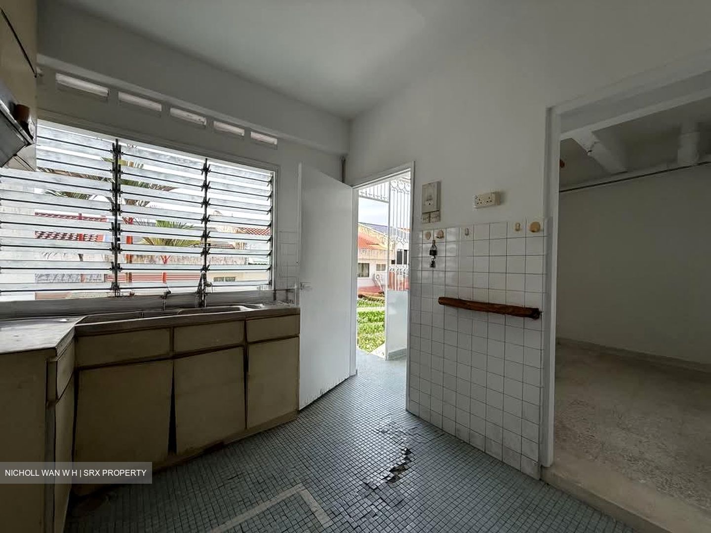 Golden Hill Estate (D19), Terrace #593667431